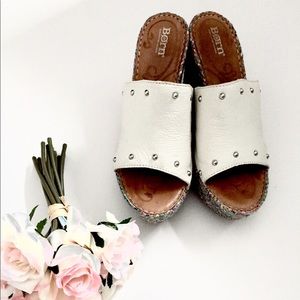 Born sandals ivory leather size 9